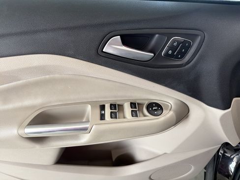 Used 2016 Ford Escape Titanium FWD image 19