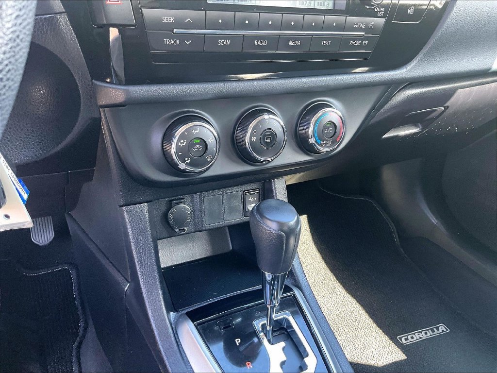 Used 2015 Toyota Corolla L FWD image 25