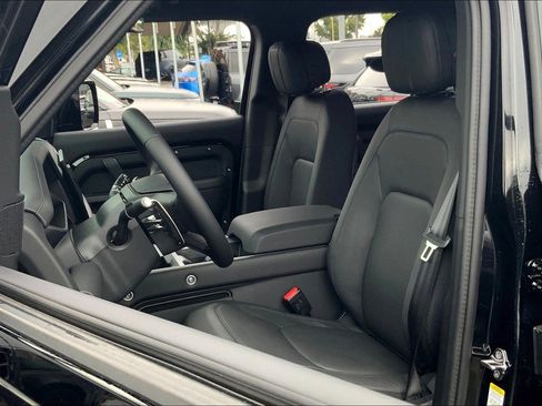 New 2025 Land Rover Defender 110 V8 image 10