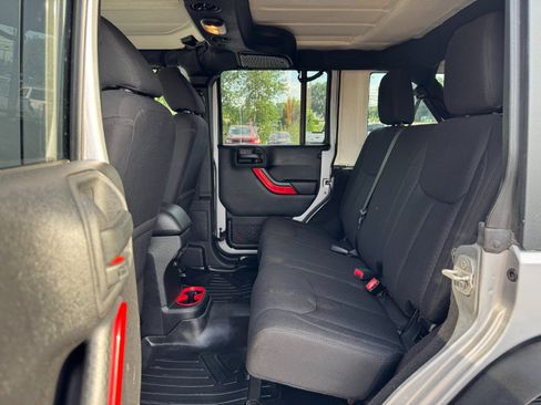 Used 2015 Jeep Wrangler Unlimited Sport w/ Power Convenience Group AWD/4WD image 16