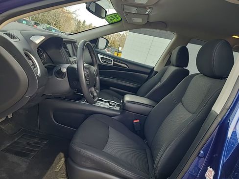 Used 2020 Nissan Pathfinder SV image 9
