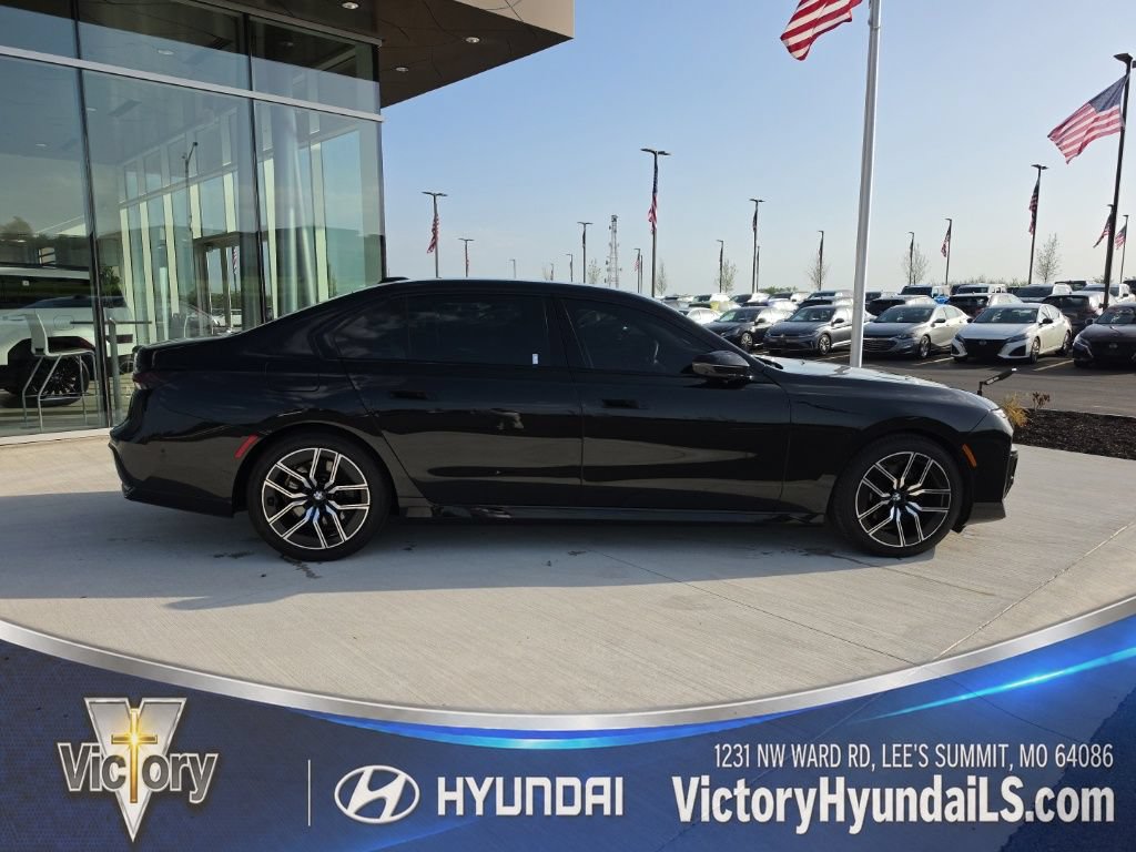 Used 2026 BMW 740i xDrive AWD/4WD image 7