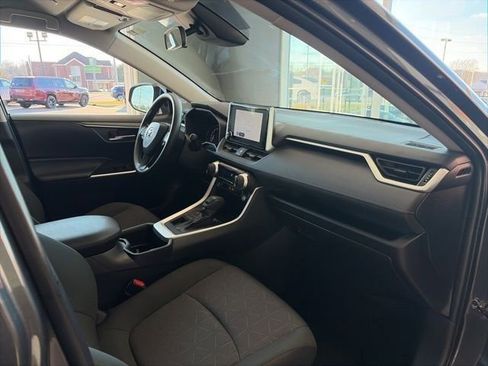 Used 2025 Toyota RAV4 XLE AWD/4WD image 30