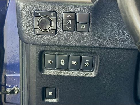 Used 2023 Lexus GX 460 Premium w/ Premium Package image 23