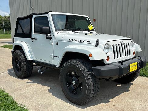 Used 2012 Jeep Wrangler Rubicon AWD/4WD image 3