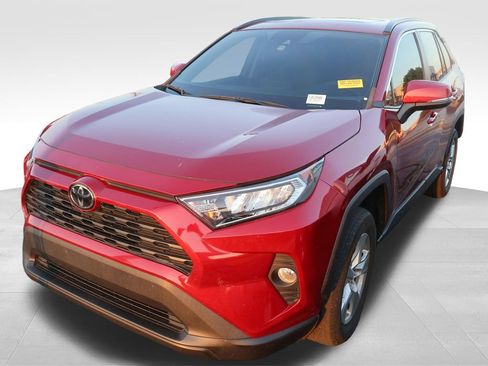 Used 2021 Toyota RAV4 XLE w/ Convenience Package AWD/4WD image 2