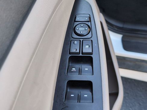 Used 2021 Hyundai Tucson SEL FWD image 17