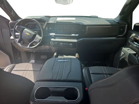 Used 2024 Chevrolet Silverado 2500 High Country w/ High Country Premium Package AWD/4WD image 9