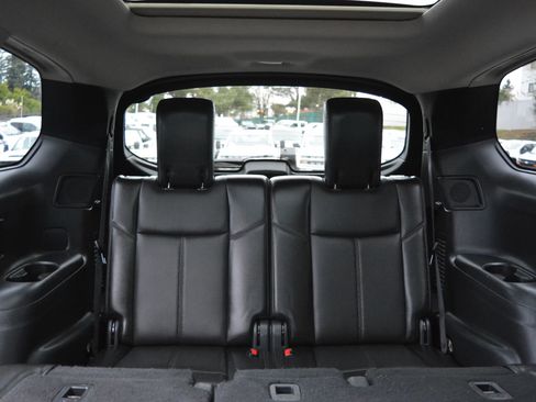 Used 2014 Nissan Pathfinder Platinum image 17