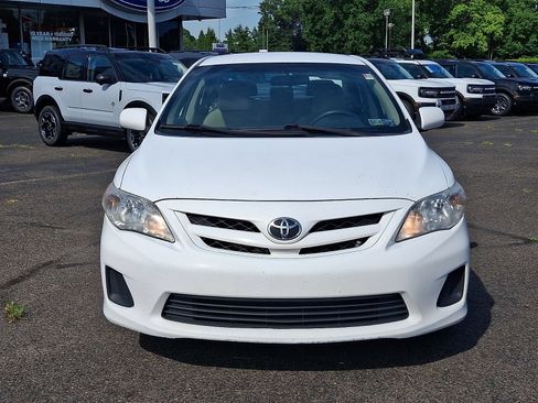 Used 2011 Toyota Corolla LE FWD image 2