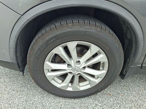 Used 2016 Nissan Rogue SV w/ SV Premium Package AWD/4WD image 4