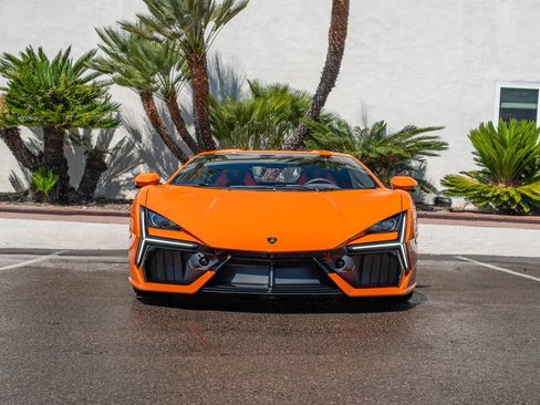 Used 2025 Lamborghini Revuelto image 5