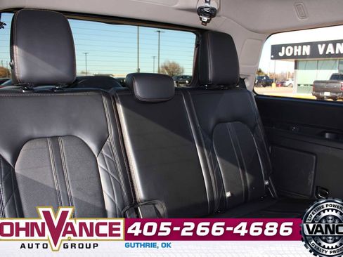 Used 2019 Ford Expedition Platinum image 23