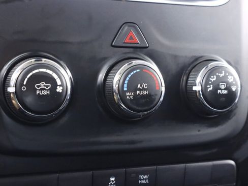 Used 2017 RAM 1500 Classic SLT image 22