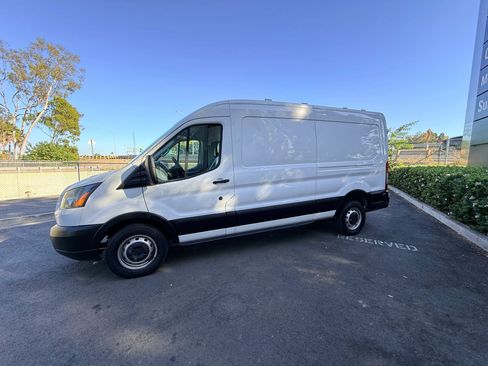 Used 2019 Ford Transit 250 148 Medium Roof RWD image 2