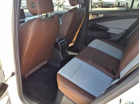 Certified 2023 Volkswagen ID.4 Pro image 18
