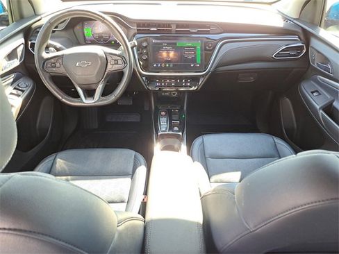 Used 2022 Chevrolet Bolt EUV LT w/ Convenience Package image 11