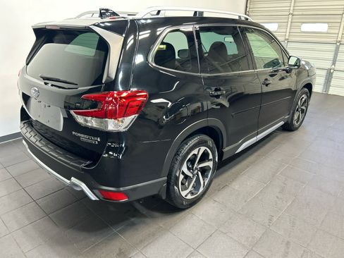 Used 2023 Subaru Forester Touring AWD/4WD image 3
