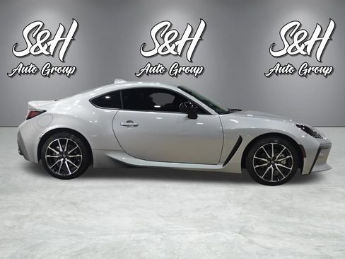 Used 2023 Toyota GR86 w/ ALL Weather Mat Package (TMS) RWD image 19