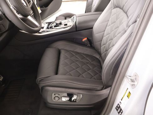 New 2026 BMW X5 xDrive40i w/ M Sport Package AWD/4WD image 11