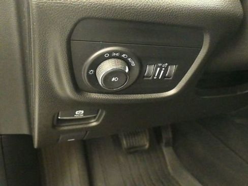 Used 2023 Jeep Grand Cherokee L Limited w/ Luxury Tech Group II AWD/4WD image 15