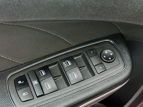 Used 2022 Dodge Charger SXT image 15