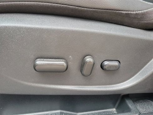 Used 2018 Ford Escape Titanium image 25