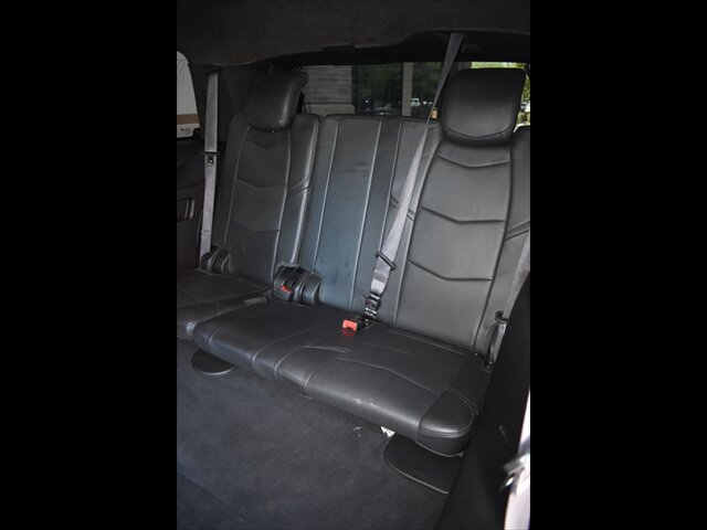 Used 2017 Cadillac Escalade Platinum AWD/4WD image 22