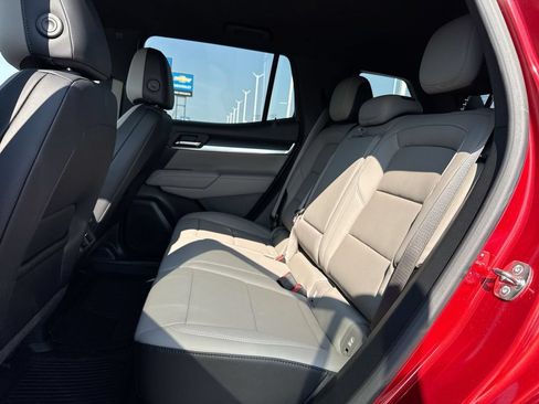 Used 2025 GMC Terrain Elevation w/ Elevation Premium Package FWD image 23