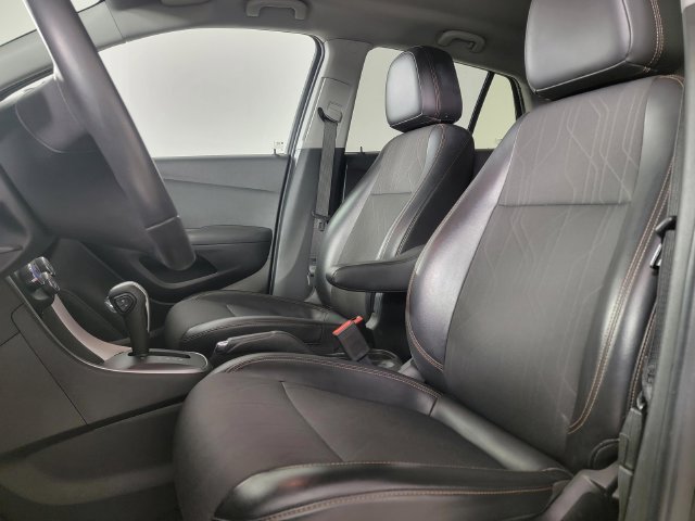 Used 2017 Chevrolet Trax LT w/ LT Convenience Package FWD image 13