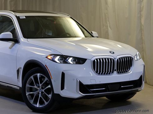 New 2026 BMW X5 xDrive50e w/ Executive Package AWD/4WD image 2