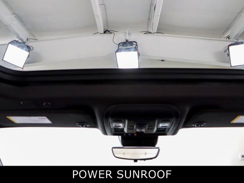 Used 2023 Chevrolet Suburban High Country image 22