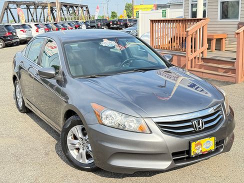 Used 2012 Honda Accord LX image 2
