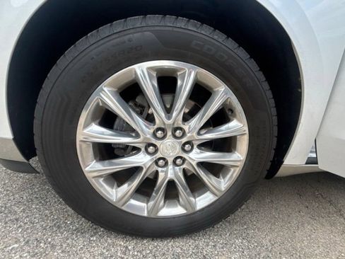 Used 2018 Buick Enclave Premium w/ Experience Buick Package AWD/4WD image 14