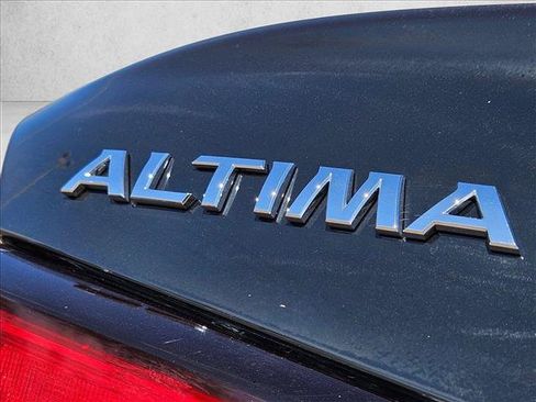 Used 2024 Nissan Altima 2.5 SV FWD image 30