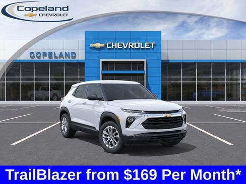 New 2026 Chevrolet TrailBlazer LS w/ LS Convenience Package AWD/4WD image 1