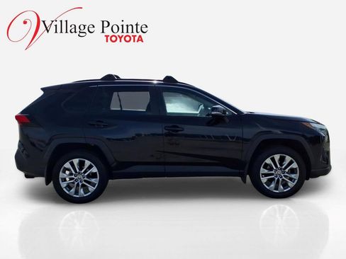 Used 2023 Toyota RAV4 XLE Premium FWD image 9