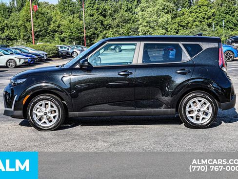 Used 2025 Kia Soul LX w/ LX Technology Package FWD image 9