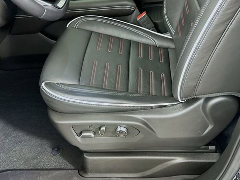 Used 2025 GMC Yukon AT4 Ultimate AWD/4WD image 19