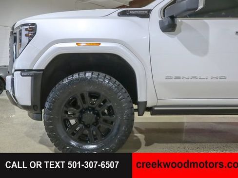 Used 2024 GMC Sierra 2500 Denali Ultimate AWD/4WD image 12