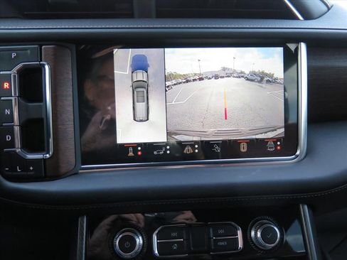 Used 2024 GMC Yukon Denali Ultimate image 17