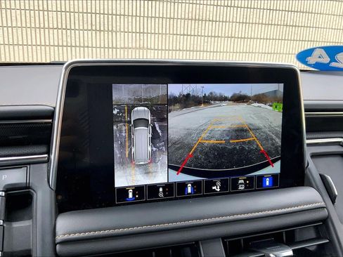 Used 2024 GMC Yukon XL AT4 w/ AT4 Premium Package image 21