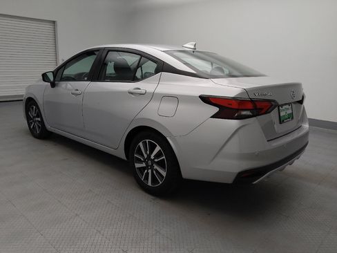 Used 2021 Nissan Versa SV image 5