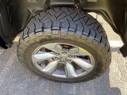Used 2019 RAM 1500 Limited AWD/4WD image 16