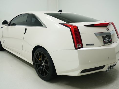 Used 2014 Cadillac CTS V RWD image 4