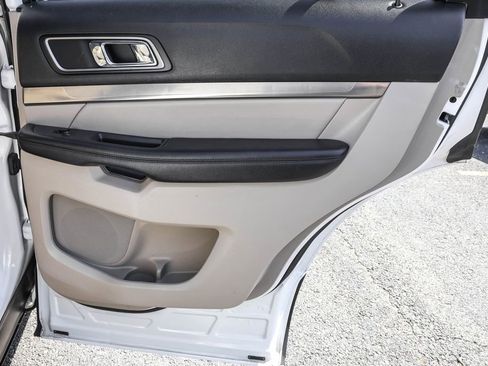 Used 2018 Ford Explorer XLT w/ Equipment Group 202A AWD/4WD image 36