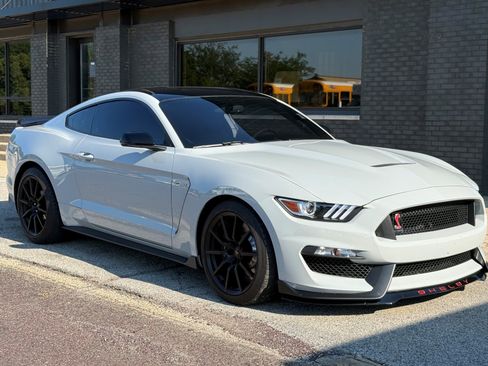 Used 2017 Ford Mustang Shelby GT350 w/ Convenience Package RWD image 3