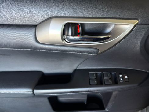 Used 2015 Lexus CT 200h w/ Seat Comfort Package FWD image 12