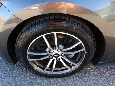 Used 2017 Ford Mustang Premium image 21