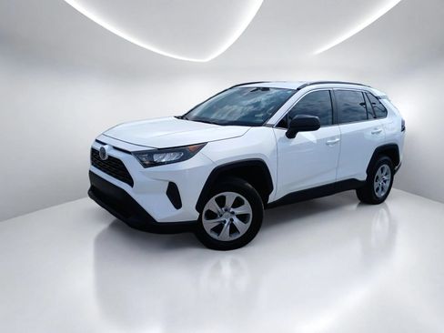 Used 2021 Toyota RAV4 LE FWD image 1